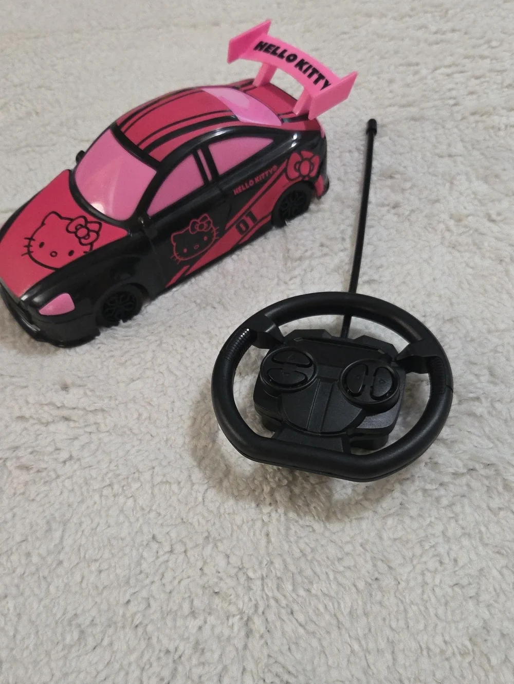 SANRIO HELLO KITTY REMOTE CONTROL CAR